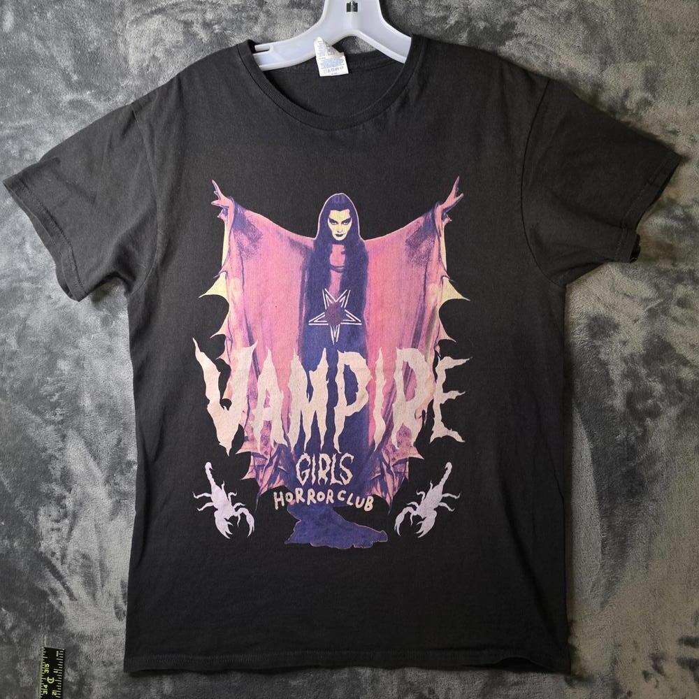 Vampire Girls Horror Club T-Shirt Sz Medium